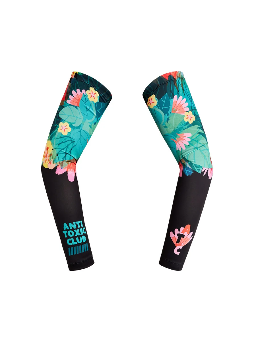 Anti Toxic Club 24 Sleeves