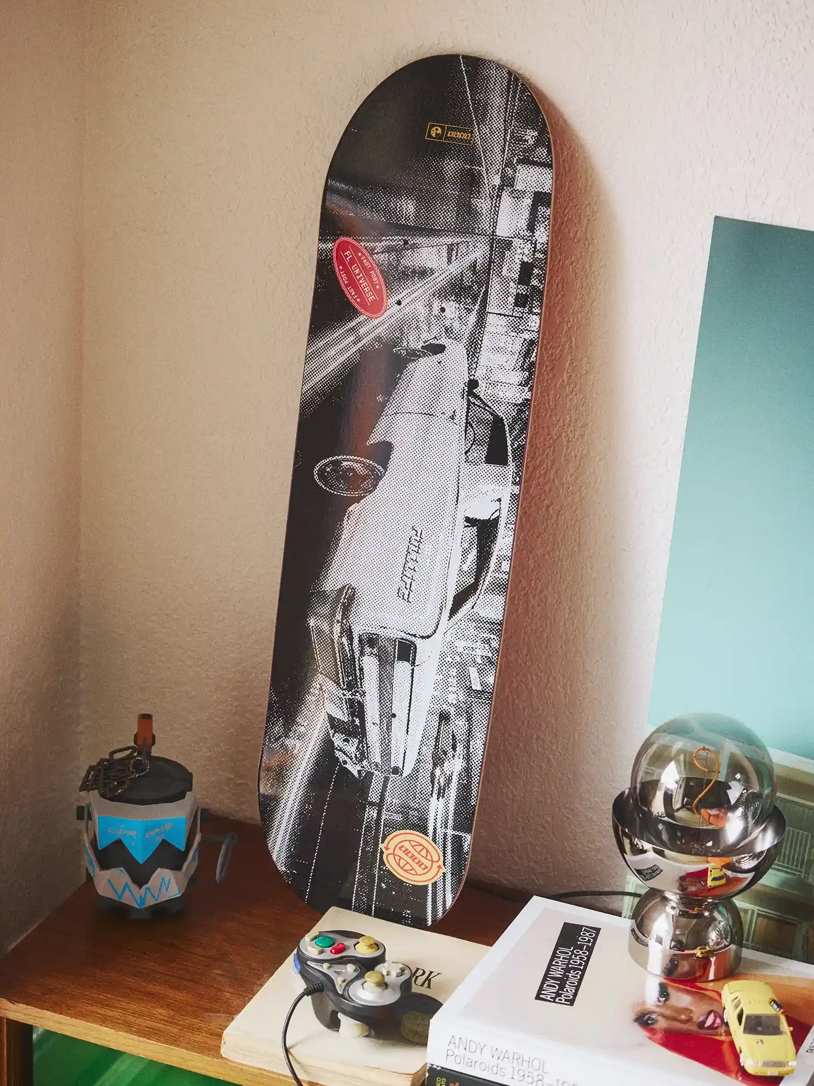 S05 Explorer Legendary Skateboard - Image 3
