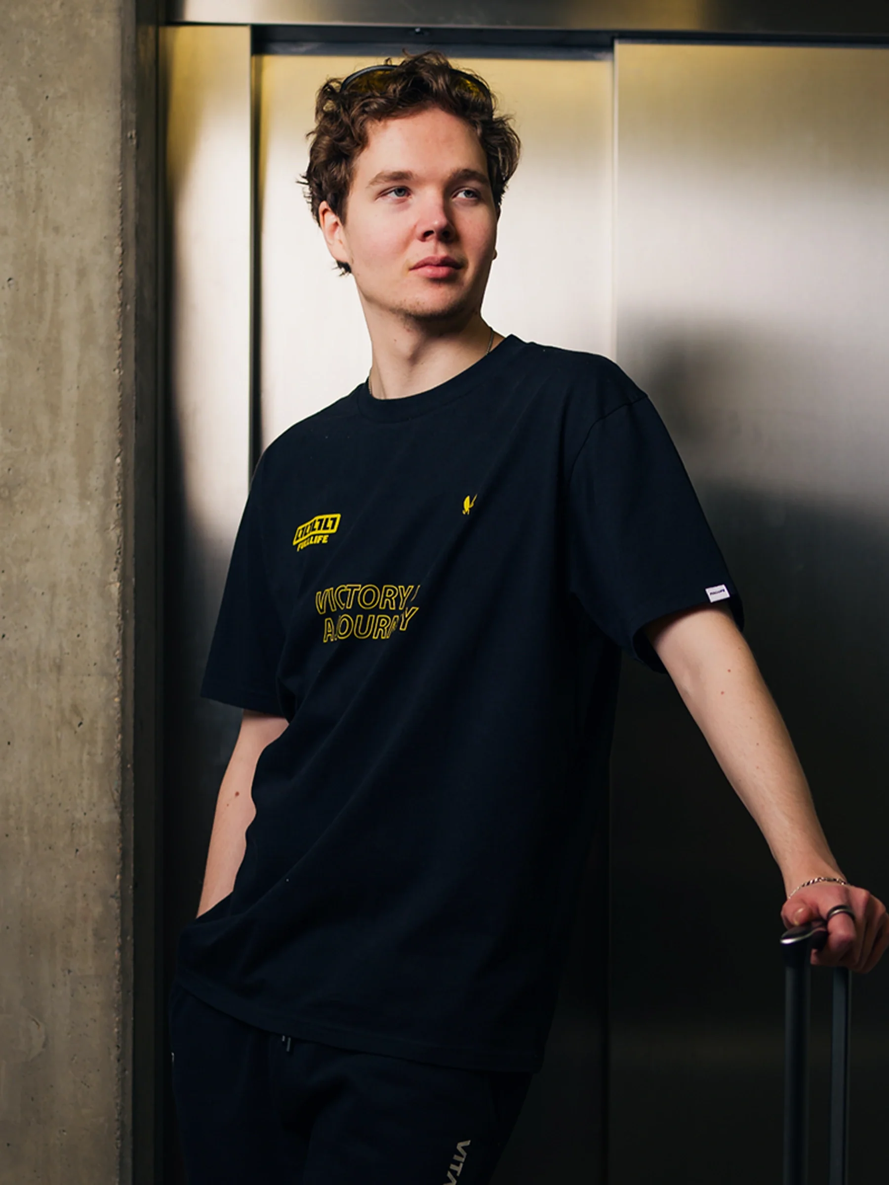 Travel Kit T-shirt - Image 3